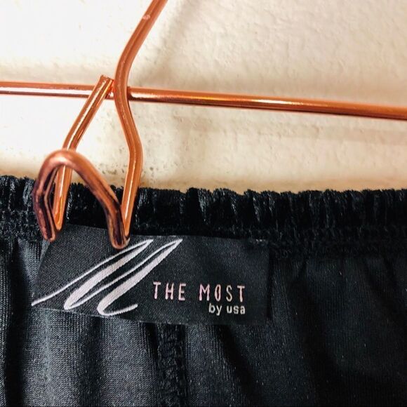 NWOT Francesca’s Collections Black Velvet Off Shoulder Top Small - Picture 6 of 7